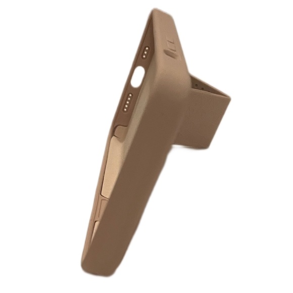 Laudtec Pink Silicon Cell Phone Case with Magnetic Strip IPhone 13 Compatible - Picture 3 of 7